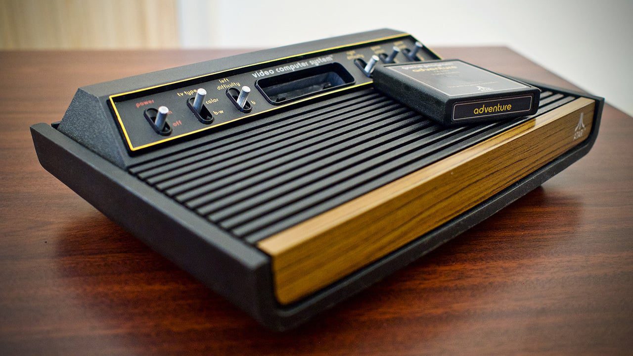 🎮 atari 2600: el dios del joystick que lo empezó todo | critica bits Atari 2600 consola retro