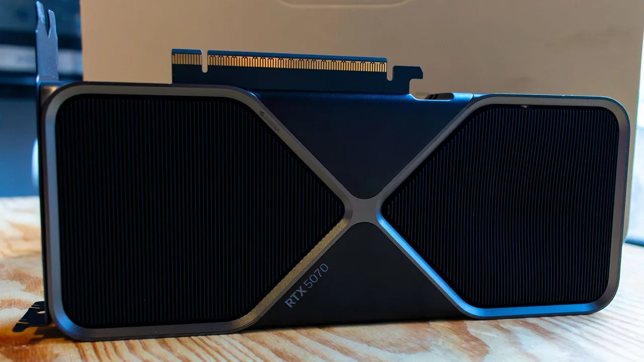 Rtx 5070: análisis épico de la gpu que reinventa el gaming de gama media-alta | critica bits Rtx 5070 vista frontal