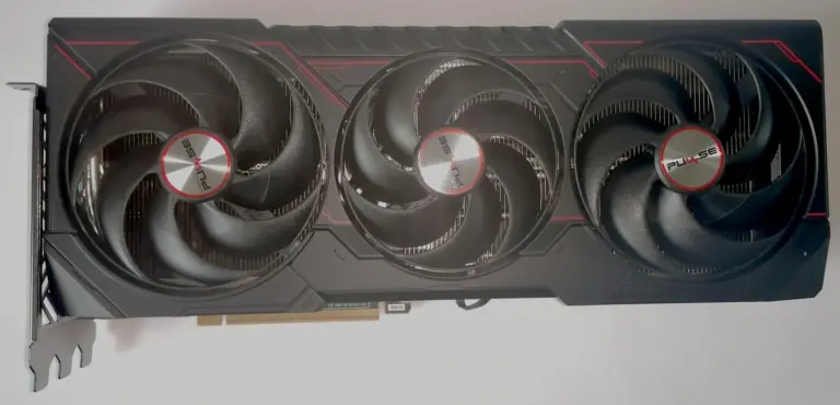 Tarjeta gráfica Sapphire Pulse Radeon RX 9070 XT