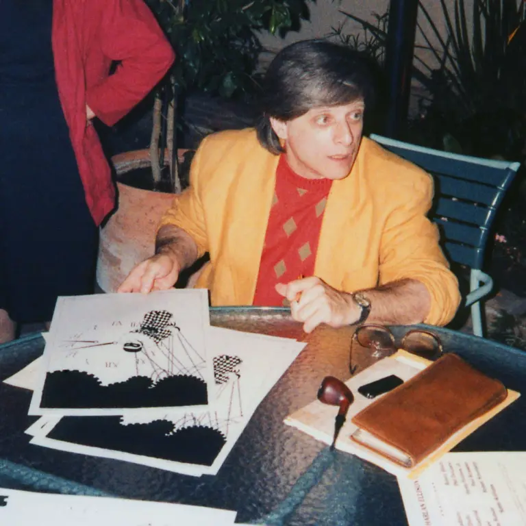 Harlan Ellison firmando en el Club de Prensa de Los Ángeles en 1986