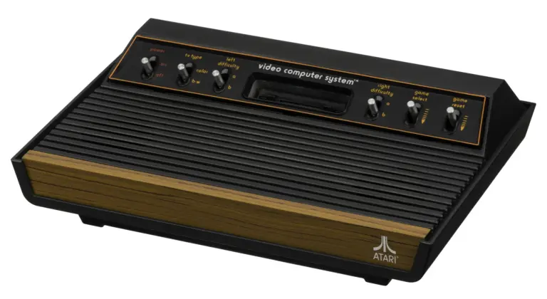 Consola Atari 2600 con acabado de madera