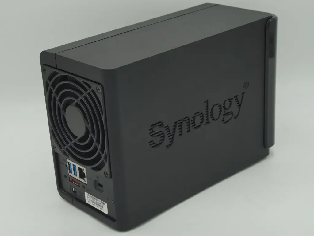 NAS Synology DS213+.