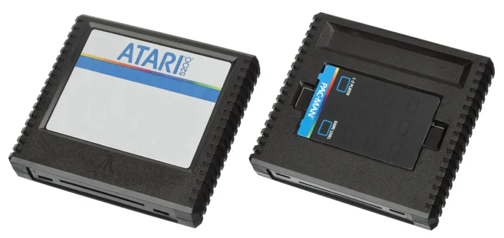 Un cartucho de Atari, del formato que se vendía entonces