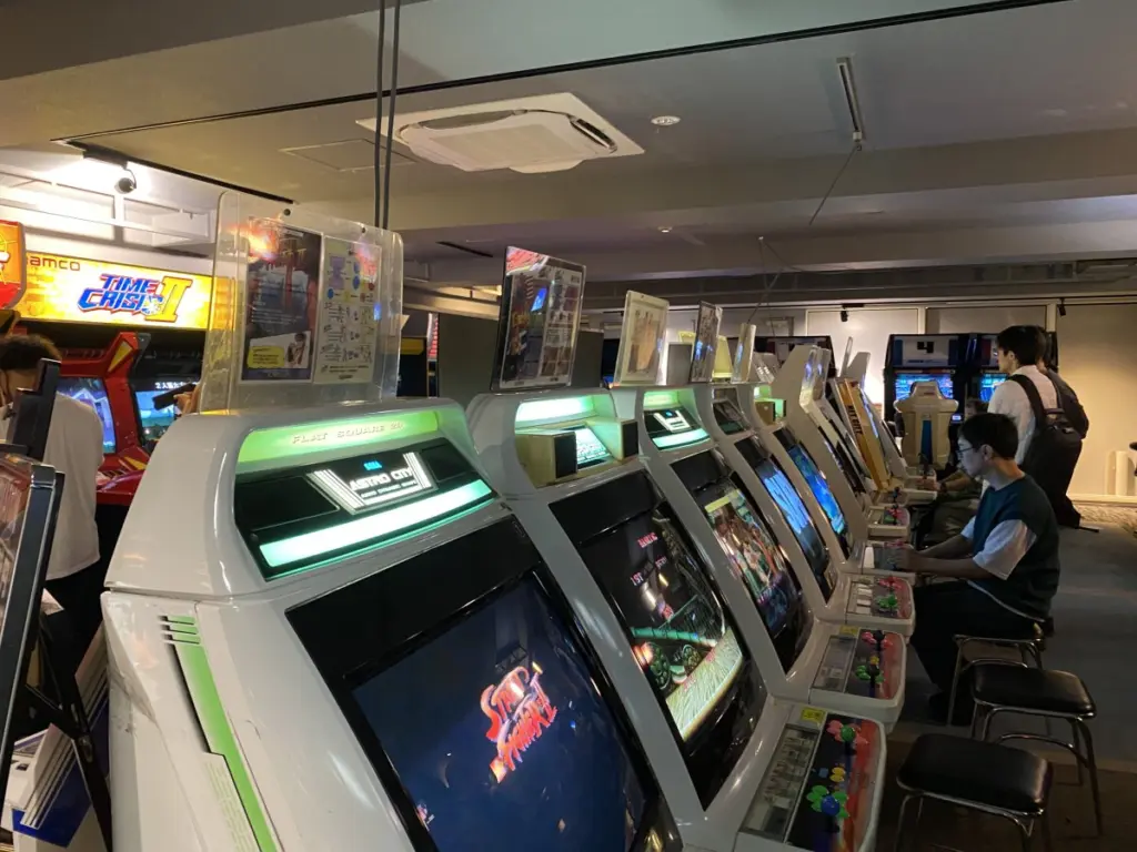 Here's some more goodies from the retro games floor in the GIGO building 3, including the classic Street Fight