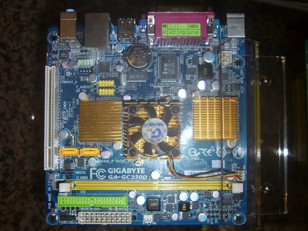 2008 Intel Developer Forum in Taipei: Gigabyte GA-GC330D Netbook Mainboard.