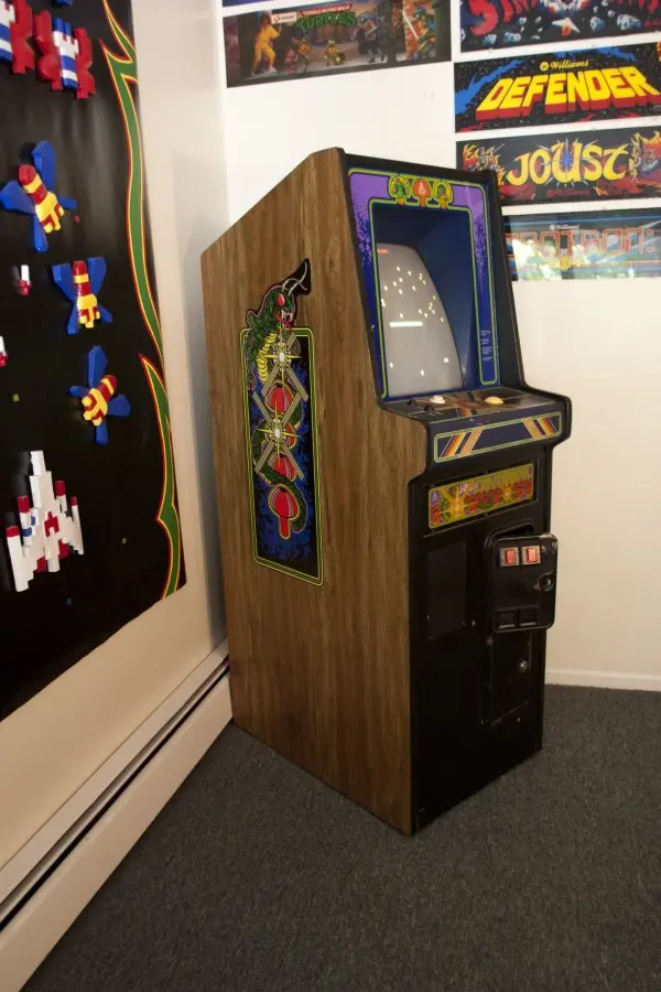 Mueble cabaret de la recreativa Centipede
