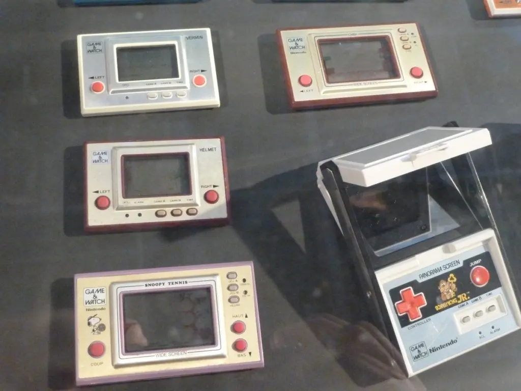 Varias Game & Watch expuestas en el Festival du Jeu Vidéo de 2010