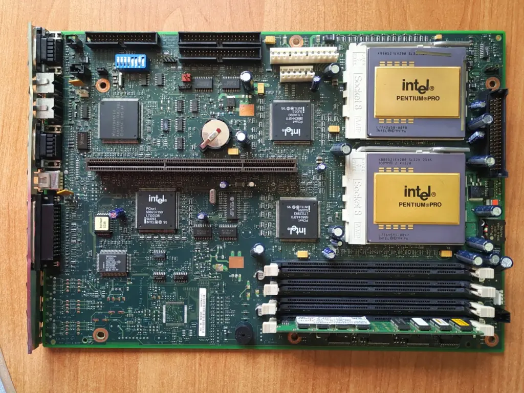 Motherboard IBM Personal Computer 365 (Model 6589) with CPUx2 Pentium Pro (Socket 8)