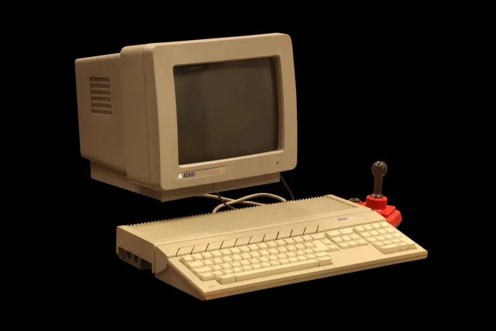 Atari 1040ST . On display at the Cité des Sciences et de l'Industrie