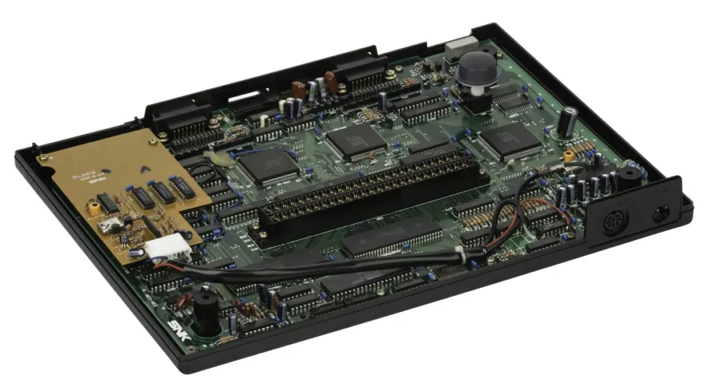 La placa base de la Neo Geo AES, con la carcasa abierta