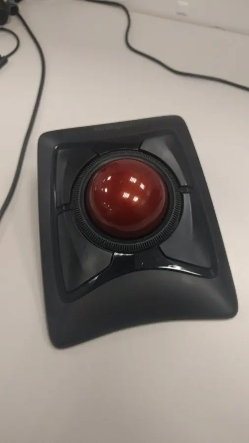 Kensington Expert Mouse Wireless Trackball.