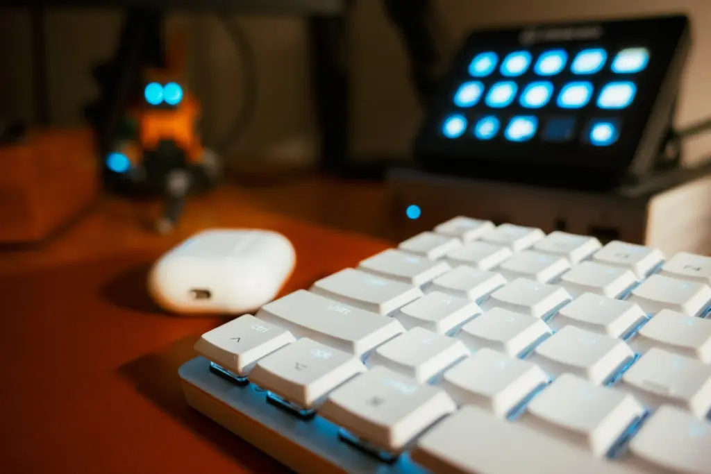 Imagen de contexto: la alternativa barata, un teclado con teclas de macro