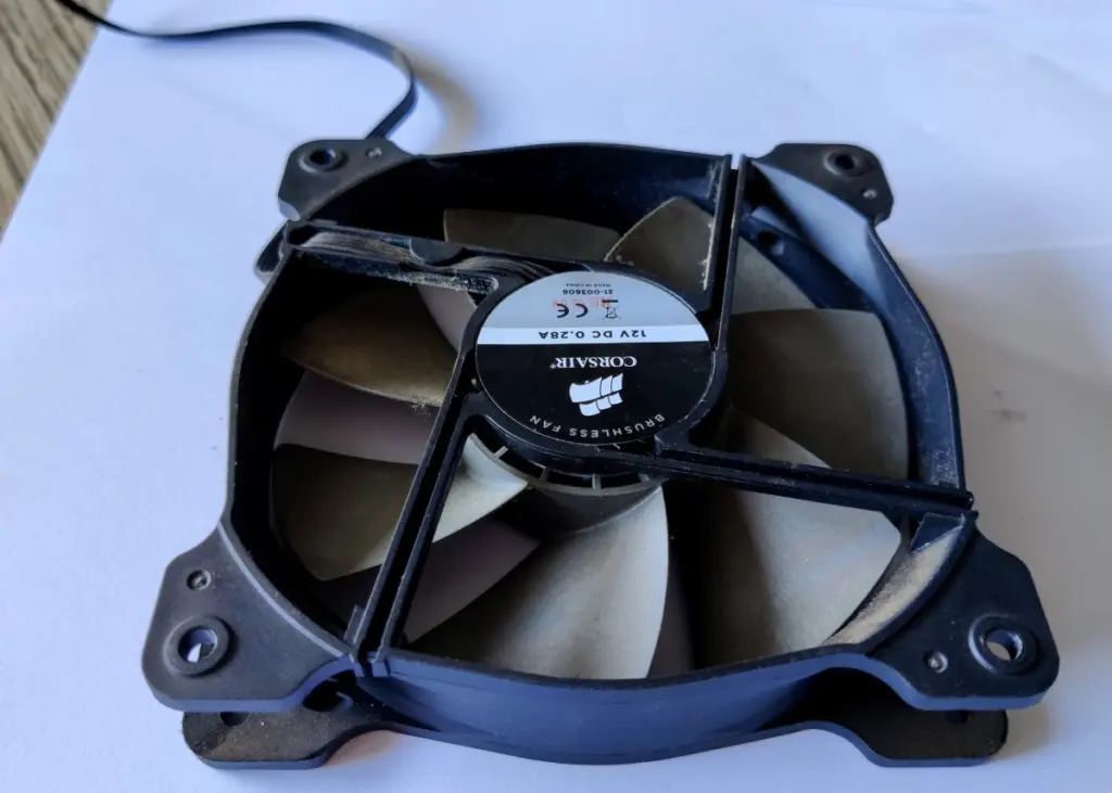 Corsair 120 MM Fan with seven blades