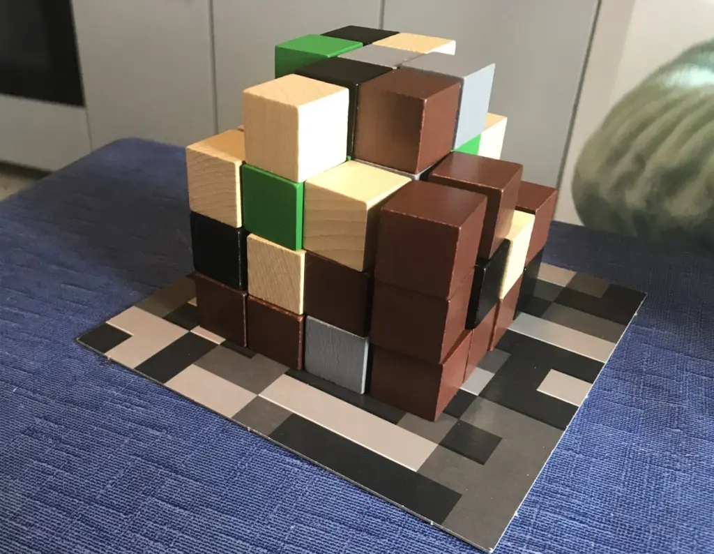 Imagen de contexto: las piezas del juego de mesa de Minecraft