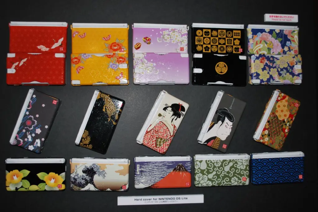 Carcasas decorativas para Nintendo DS Lite en el Tokyo Game Show de 2008